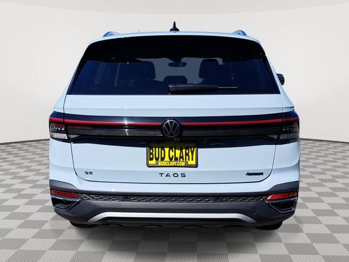 2025 Volkswagen Taos 1.5T SE