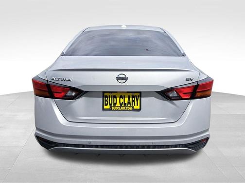 Brilliant Silver Metallic 2022 Nissan Altima 2.5 SV