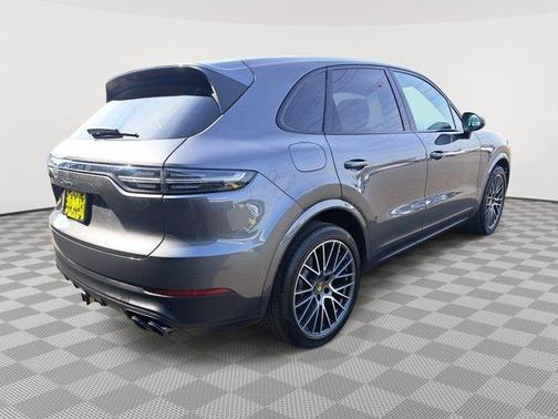 2021 Porsche Cayenne Base