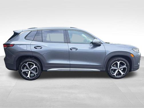 Platinum Gray Metallic 2025 Volkswagen Tiguan 2.0T SE