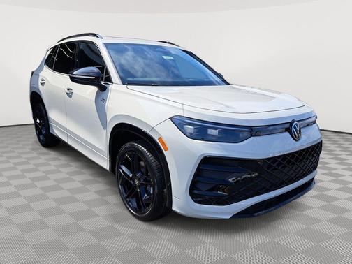 2025 Volkswagen Tiguan 2.0T SE R-Line Black