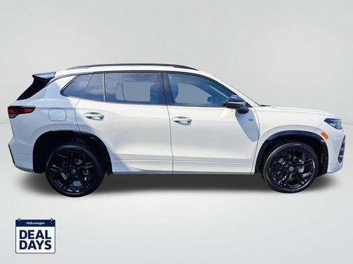 2025 Volkswagen Tiguan 2.0T SE R-Line Black