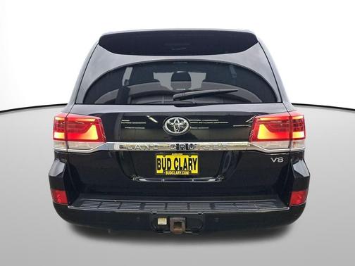 2019 Toyota Land Cruiser V8