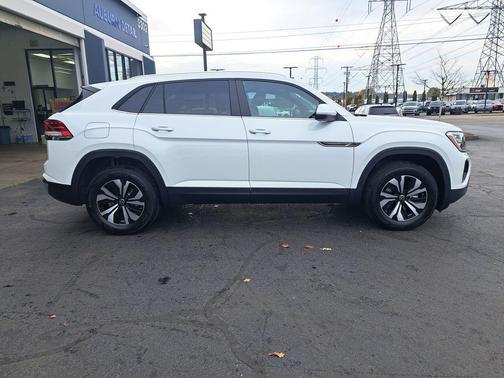 2026 Volkswagen Atlas Cross Sport 2.0T SE