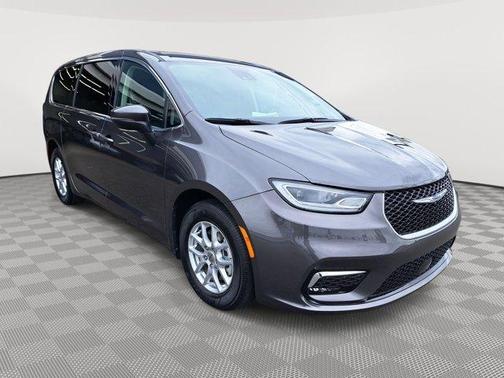 2023 Chrysler Pacifica Touring-L