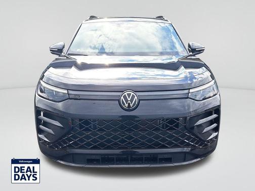 2025 Volkswagen Tiguan 2.0T SE R-Line Black