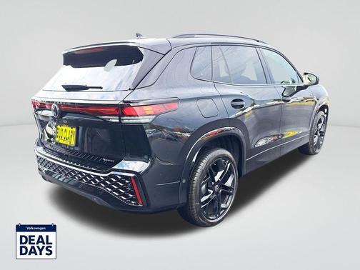 2025 Volkswagen Tiguan 2.0T SE R-Line Black