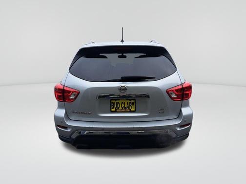 2017 Nissan Pathfinder SV