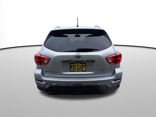 2017 Nissan Pathfinder SV