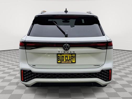 2025 Volkswagen Tiguan 2.0T SE R-Line Black