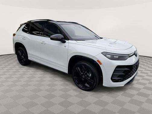 2025 Volkswagen Tiguan 2.0T SE R-Line Black