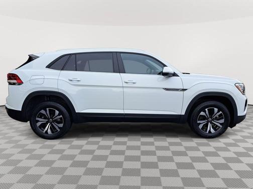 2025 Volkswagen Atlas Cross Sport 2.0T SE
