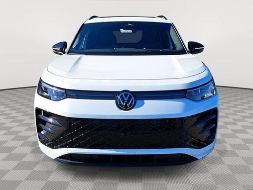 2025 Volkswagen Tiguan 2.0T SE R-Line Black
