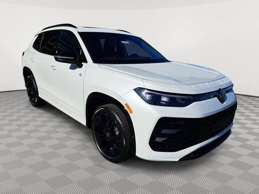 2025 Volkswagen Tiguan 2.0T SE R-Line Black