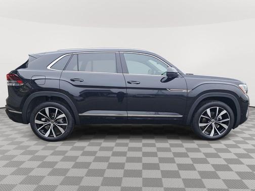 2025 Volkswagen Atlas Cross Sport 2.0T SEL Premium R-Line
