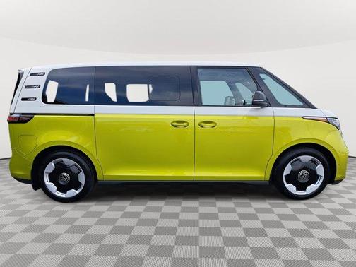 2025 Volkswagen ID. Buzz Pro S Plus