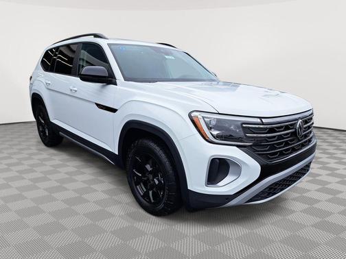 2025 Volkswagen Atlas 2.0T Peak Edition