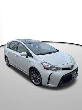 2015 Toyota Prius v Five