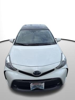 2015 Toyota Prius v Five