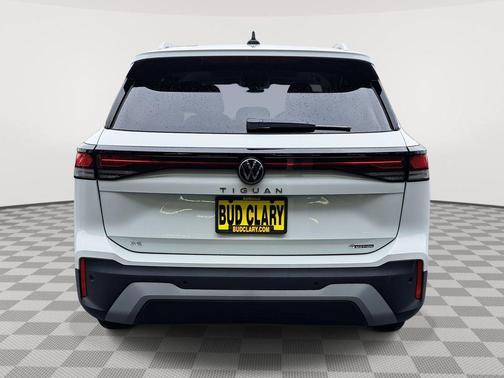 2025 Volkswagen Tiguan 2.0T SE