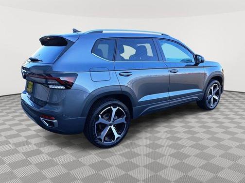 2025 Volkswagen Taos 1.5T SEL