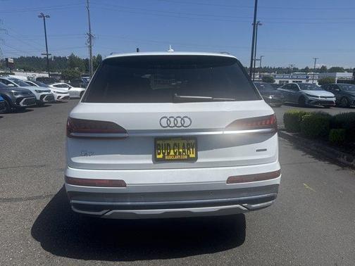 2020 Audi Q7 45 Premium