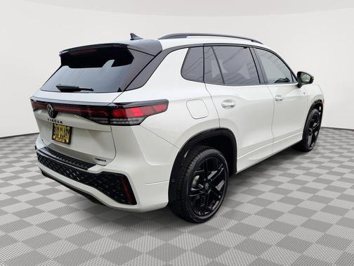 2025 Volkswagen Tiguan 2.0T SE R-Line Black