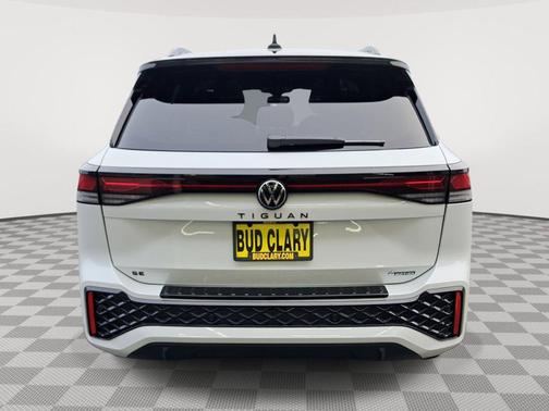 2025 Volkswagen Tiguan 2.0T SE R-Line Black