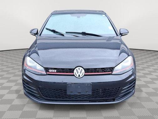 2016 Volkswagen Golf GTI 2.0T SE w/Performance Package 4-Door