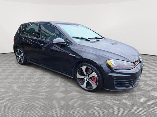 2016 Volkswagen Golf GTI 2.0T SE w/Performance Package 4-Door