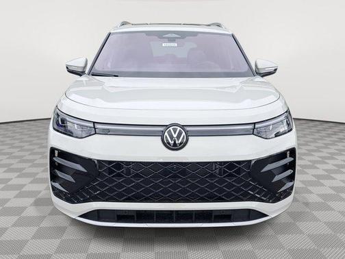 2025 Volkswagen Tiguan 2.0T SEL R-Line
