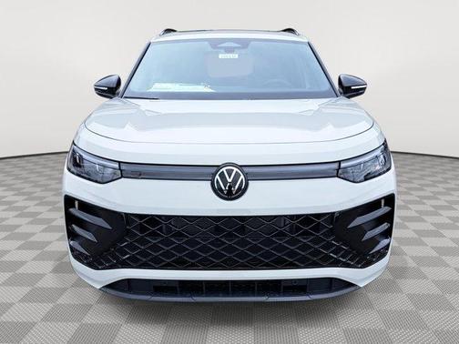 2025 Volkswagen Tiguan 2.0T SE R-Line Black