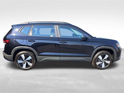 Deep Black Pearl Effect 2025 Volkswagen Taos 1.5T S