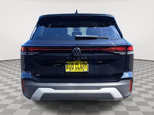 2025 Volkswagen Tiguan 2.0T SE