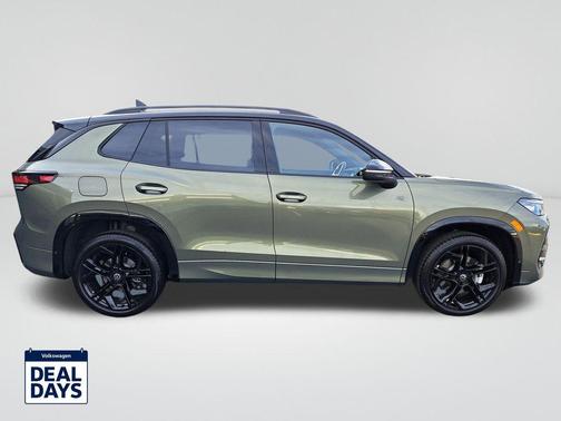 2025 Volkswagen Tiguan 2.0T SE R-Line Black