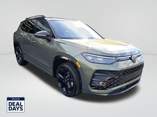 2025 Volkswagen Tiguan 2.0T SE R-Line Black