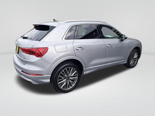 2021 Audi Q3 40 Premium