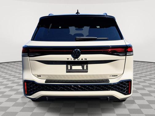 2025 Volkswagen Tiguan 2.0T SE R-Line Black