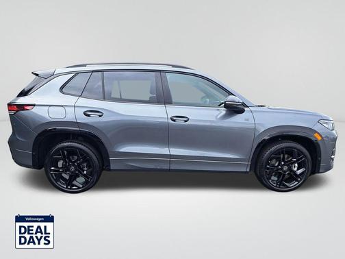 2025 Volkswagen Tiguan 2.0T SE R-Line Black