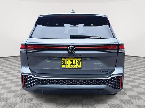 2025 Volkswagen Tiguan 2.0T SE R-Line Black