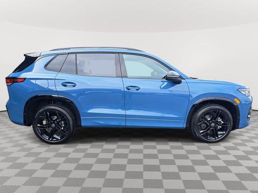 2025 Volkswagen Tiguan 2.0T SE R-Line Black