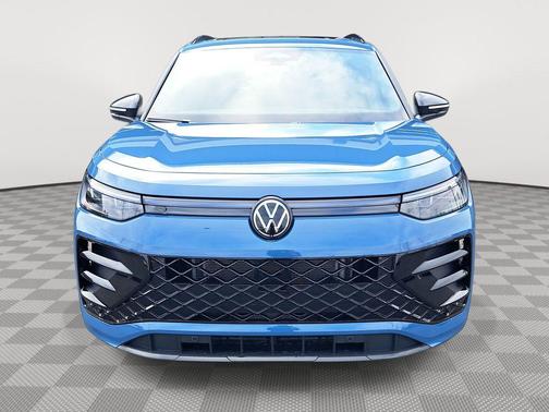 2025 Volkswagen Tiguan 2.0T SE R-Line Black