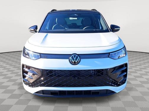 2025 Volkswagen Tiguan 2.0T SE R-Line Black