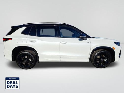 2025 Volkswagen Tiguan 2.0T SE R-Line Black