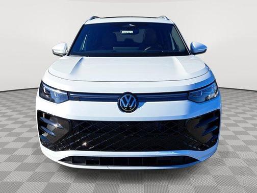 2025 Volkswagen Tiguan 2.0T SEL R-Line