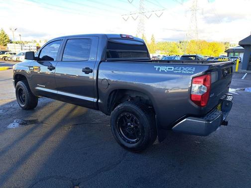 2017 Toyota Tundra SR5