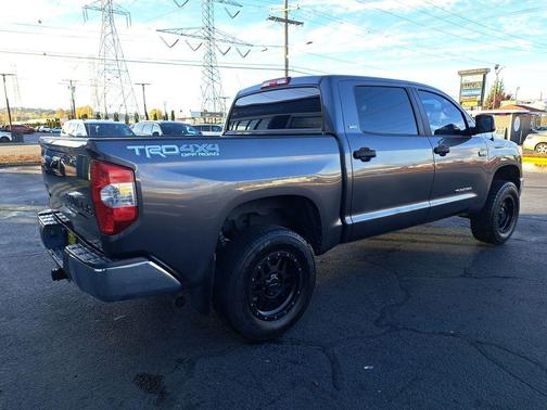 2017 Toyota Tundra SR5