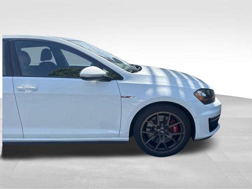 Pure White 2016 Volkswagen Golf GTI 2.0T SE w/Performance Package 4-Door