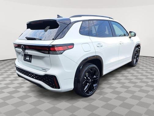 2025 Volkswagen Tiguan 2.0T SE R-Line Black