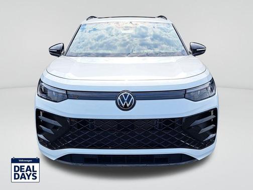 2025 Volkswagen Tiguan 2.0T SE R-Line Black
